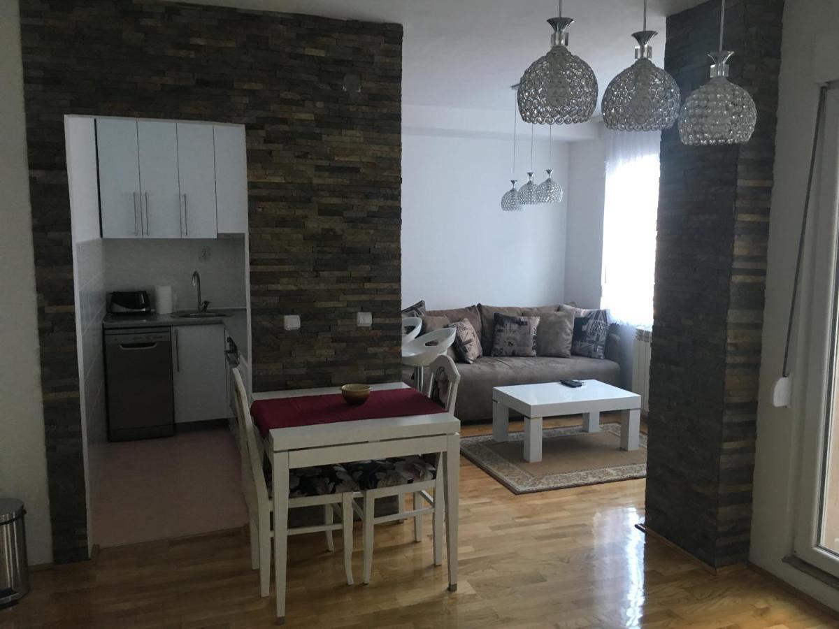 Apartamento Ms - Downtown With Free Parking Space Belgrado Habitación foto